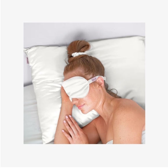 Kitsch Satin Pillowcase Ivory White - Picture 4 of 9